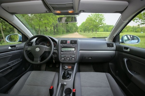 «Брал новым у дилера в 2009 году». Белорус показал VW Jetta 1.9 TDI, который до сих пор обслуживает у «официалов» «Брал новым у дилера в 2009 году». Белорус показал VW Jetta 1.9 TDI, который до сих пор обслуживает у «официалов»