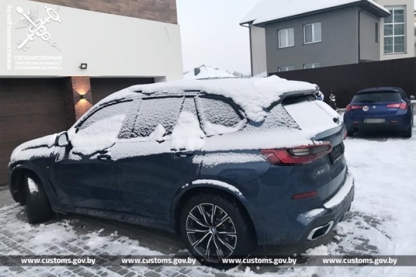 Таможенники пресекли схему по уклонению от уплаты платежей при ввозе автомобилей из-за границы