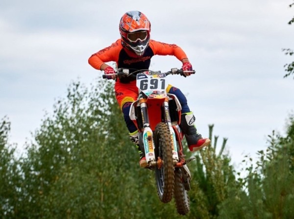 14-летний кобринчанин стал абсолютным лидером первого этапа чемпионата и первенства Беларуси по мотокроссу 14-летний кобринчанин стал абсолютным лидером первого этапа чемпионата и первенства Беларуси по мотокроссу