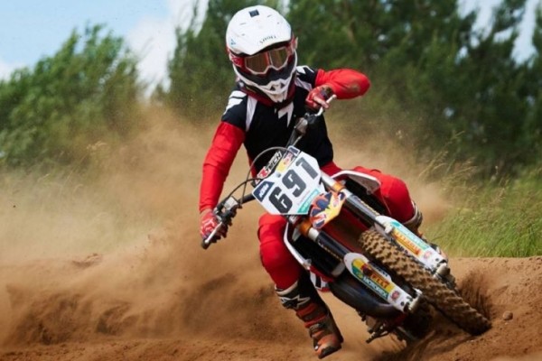 14-летний кобринчанин стал абсолютным лидером первого этапа чемпионата и первенства Беларуси по мотокроссу 14-летний кобринчанин стал абсолютным лидером первого этапа чемпионата и первенства Беларуси по мотокроссу