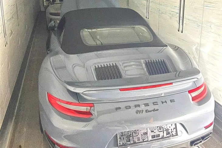 Белорус привез из Германии в Литву два Porsche и получил уголовное дело Белорус привез из Германии в Литву два Porsche и получил уголовное дело