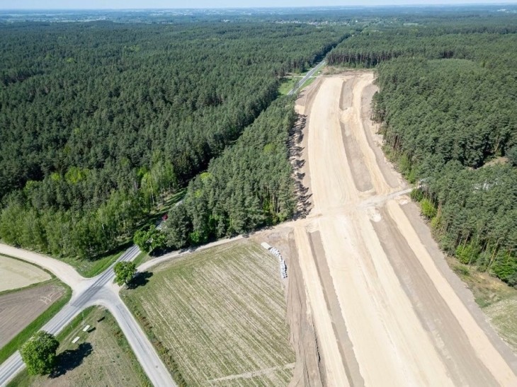 Поляки показали строительство дороги в сторону Беларуси с квадрокоптера Поляки показали строительство дороги в сторону Беларуси с квадрокоптера